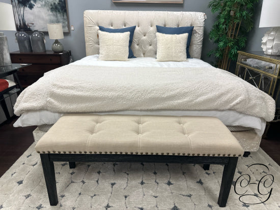 Cream Fabric Tufted Bench W/White Contrast Stitching Nailhead Detailing Dk Leg