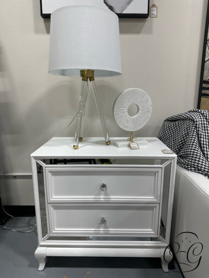 Lg White Nightstands With Mirrored Front Detailing 2 Drawers Crystal Hardware Night-Table