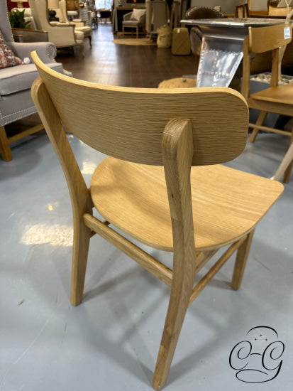 Oak Veneer Rubberwood & Plywood Dining Chair W/Wide Slightly Curved Back