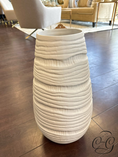 Round White Ceramic Vase With Ribbing Design (Med)